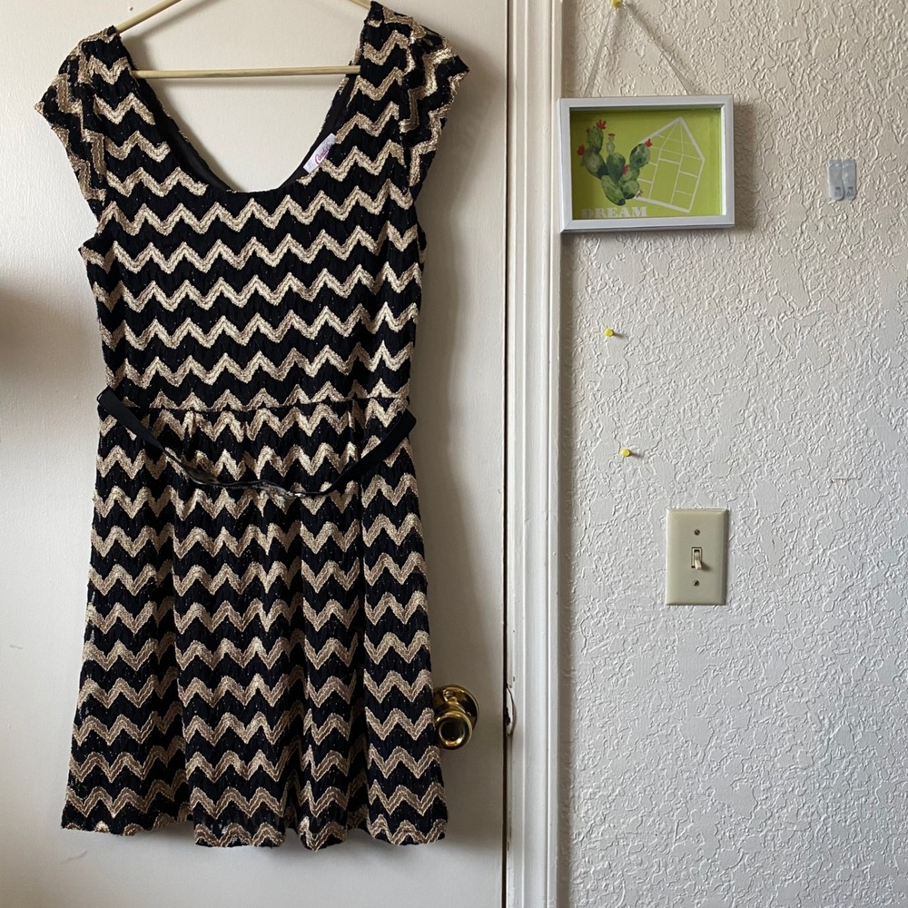 Candies Black & Gold Chevron Print Dress with Bejeweled Belt, XLβ Y2K